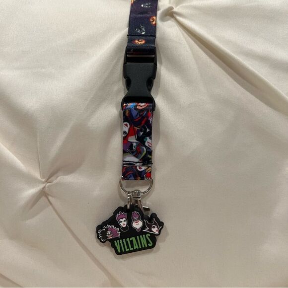 Bioworld X Disney Villains Double Sided Lanyard ID Holder ID cardholder NWT - Picture 3 of 9